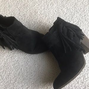 Cute black booties with fringe detail!